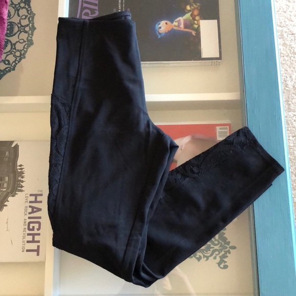 Lysse Pants - Lyssé Black Leggings with Lace sidings
